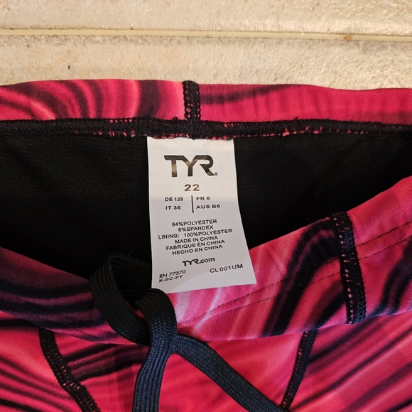 TYR Kids 22 Red Black Swirl Jammer Swim Suit Small - Picture 2 of 5